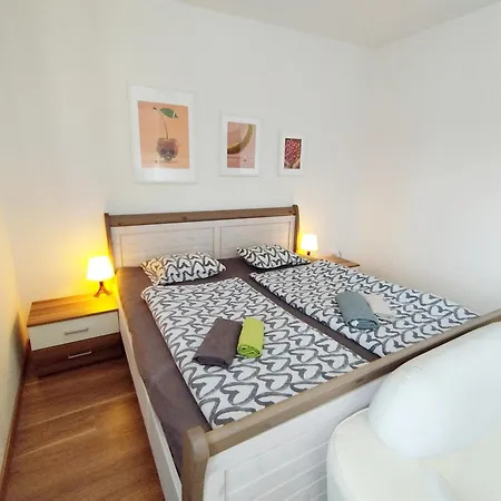 Cozy Rooftop With Balcony Prague Exterior photo