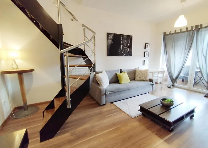Cozy Rooftop With Balcony