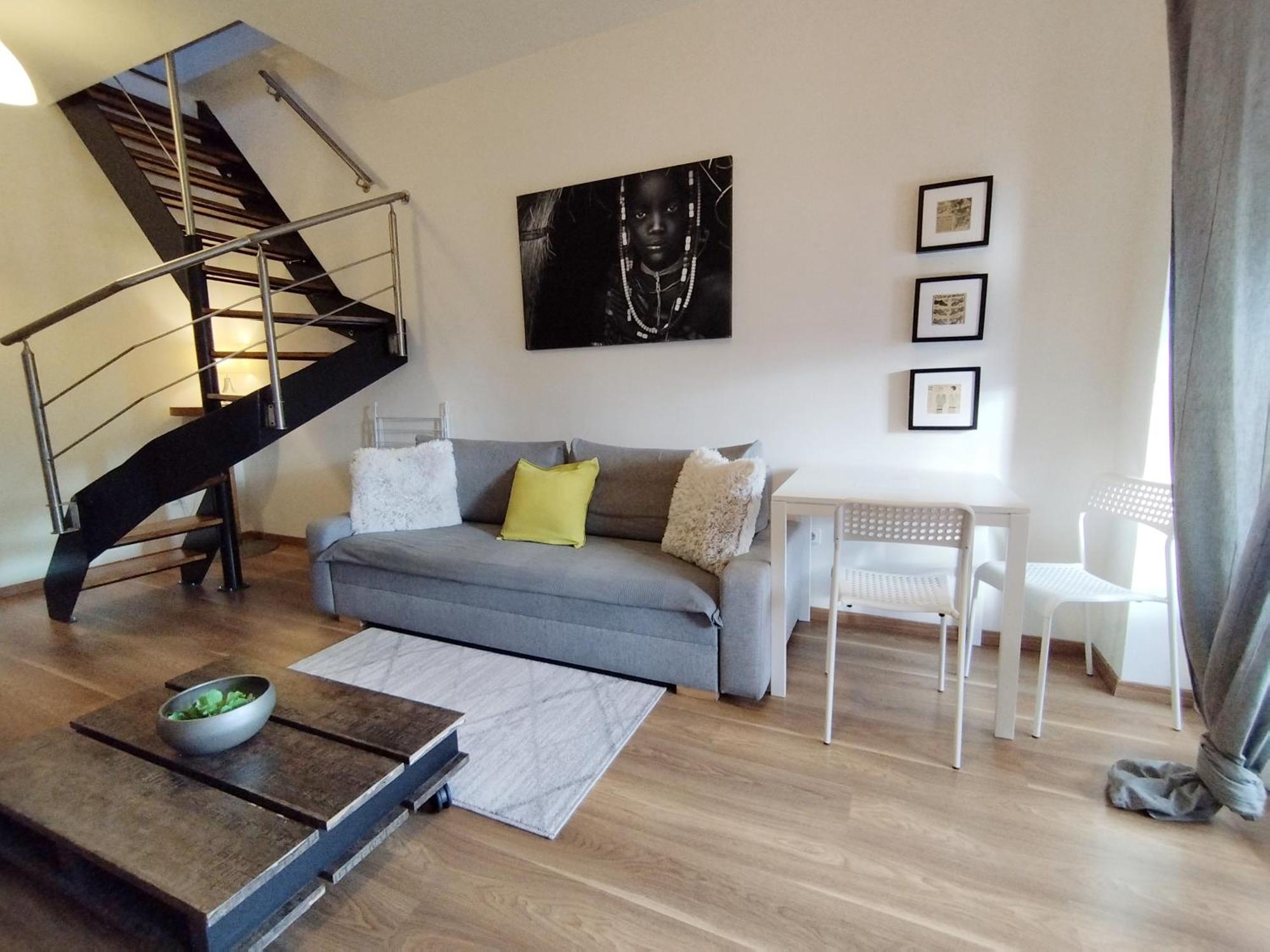 Апартаменти Cozy Rooftop With Balcony Прага