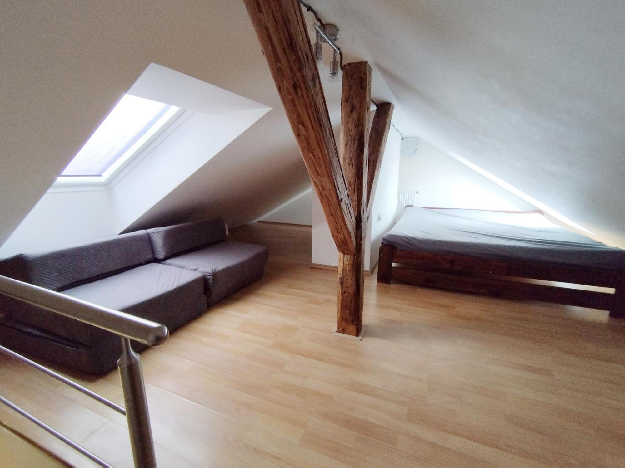 Апартаменти Cozy Rooftop With Balcony Прага